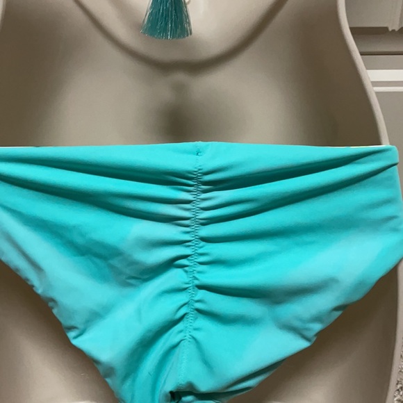 Victoria’s Secret Reversible Green Bikini NWT LRG - Picture 6 of 6